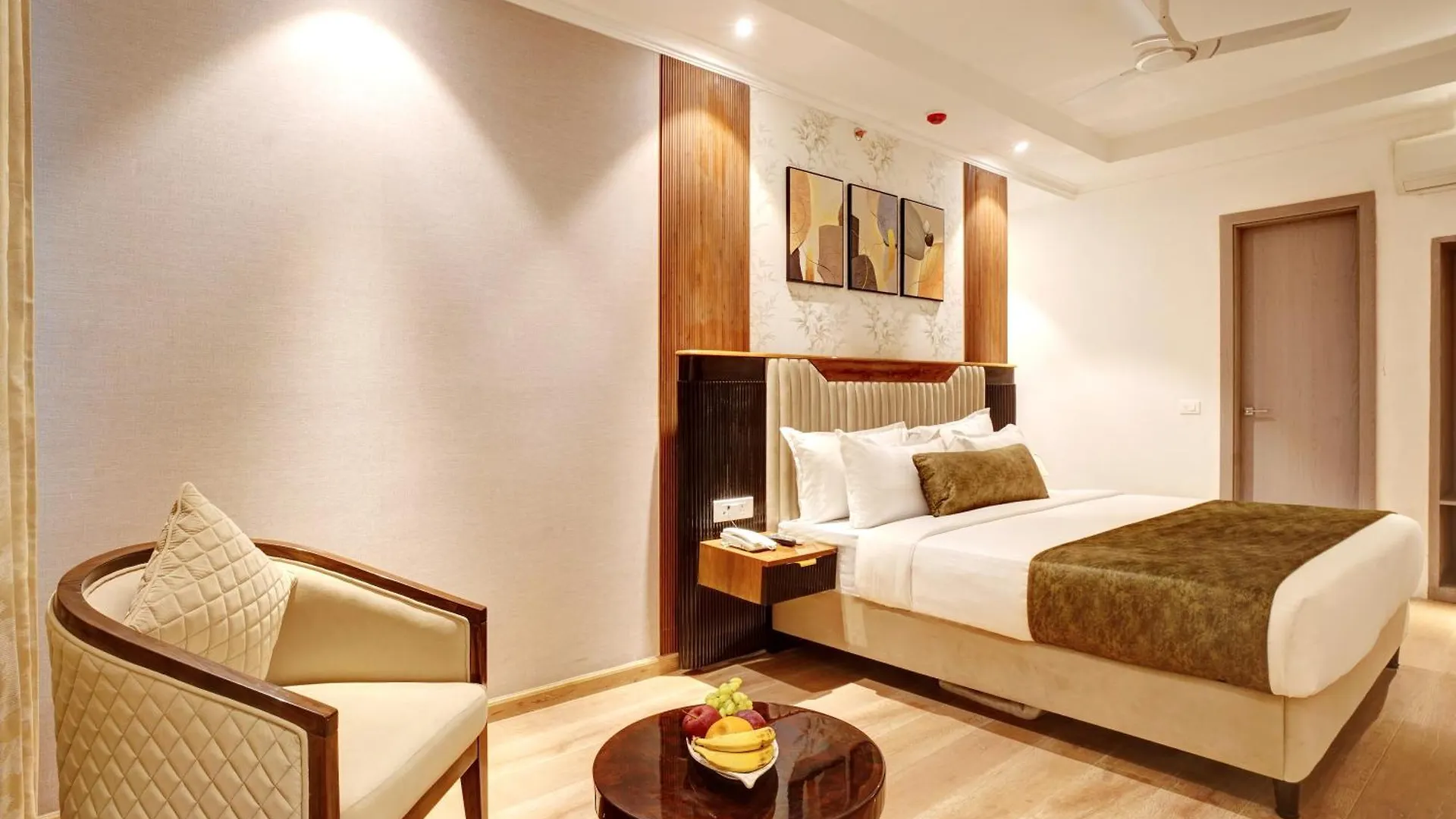 Iva Premium Delhi Airport Hotel New Delhi 4*,  India