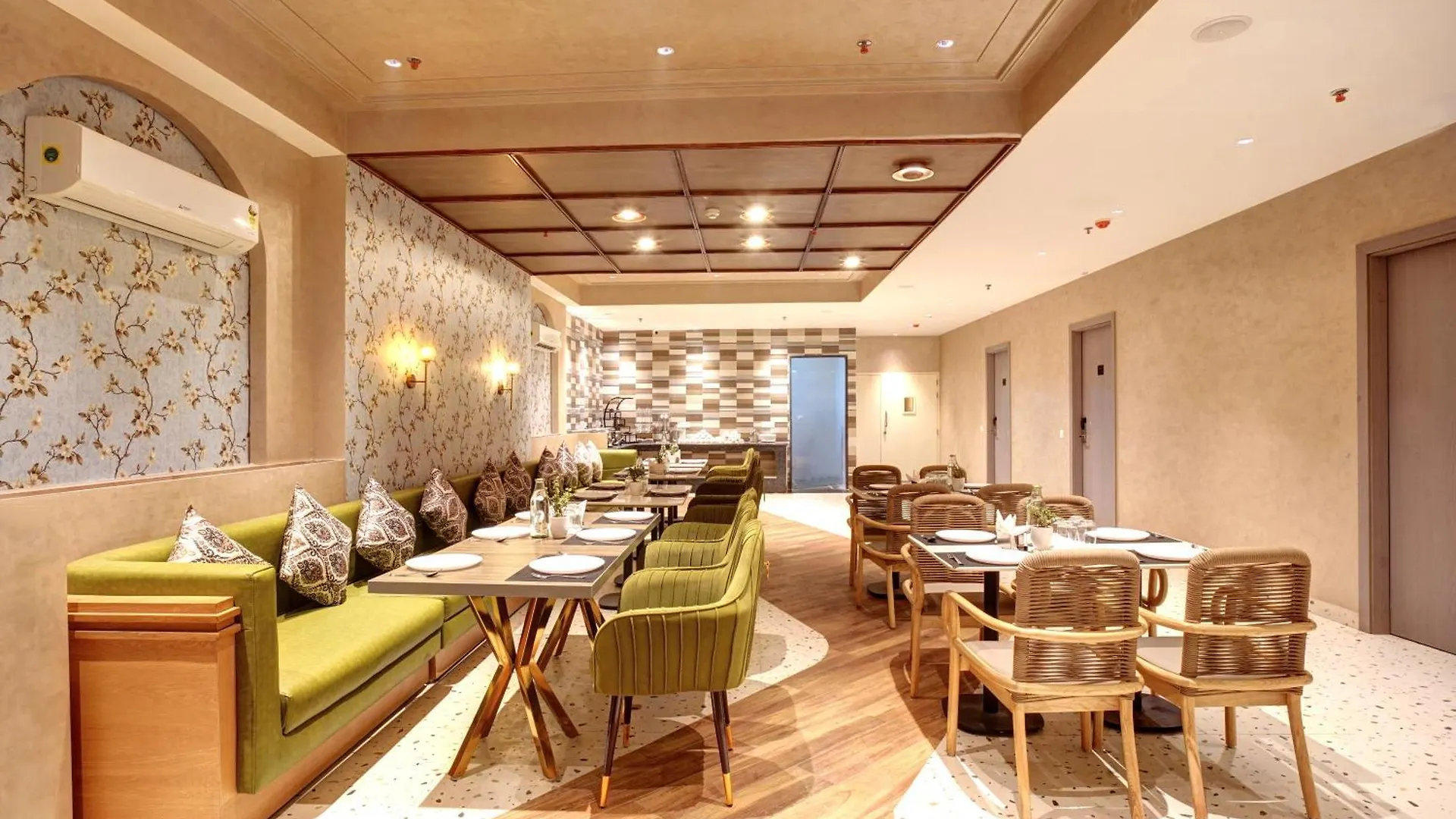 Iva Premium Delhi Airport Hotel New Delhi