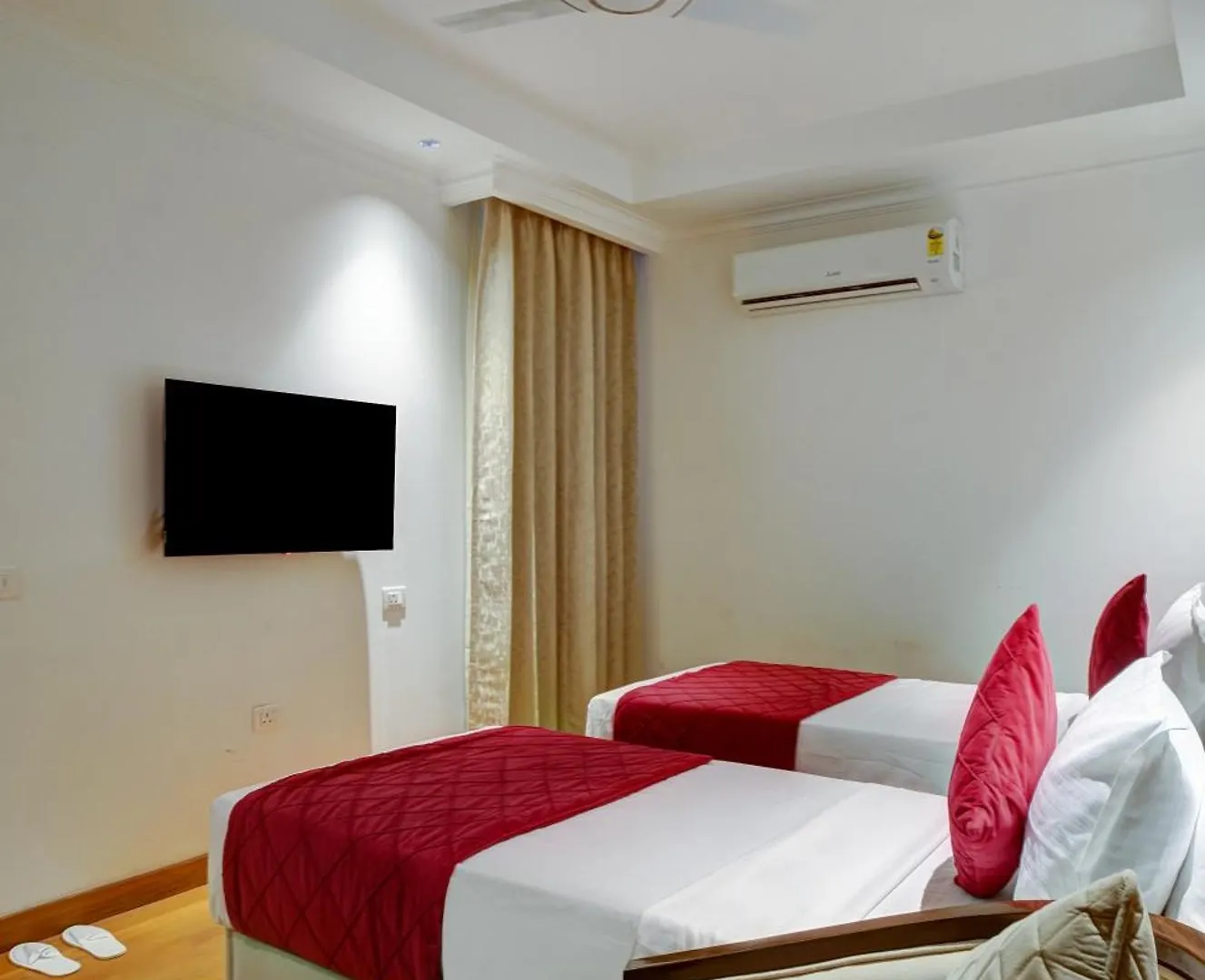 Iva Premium Delhi Airport Hotel New Delhi 4*,  India