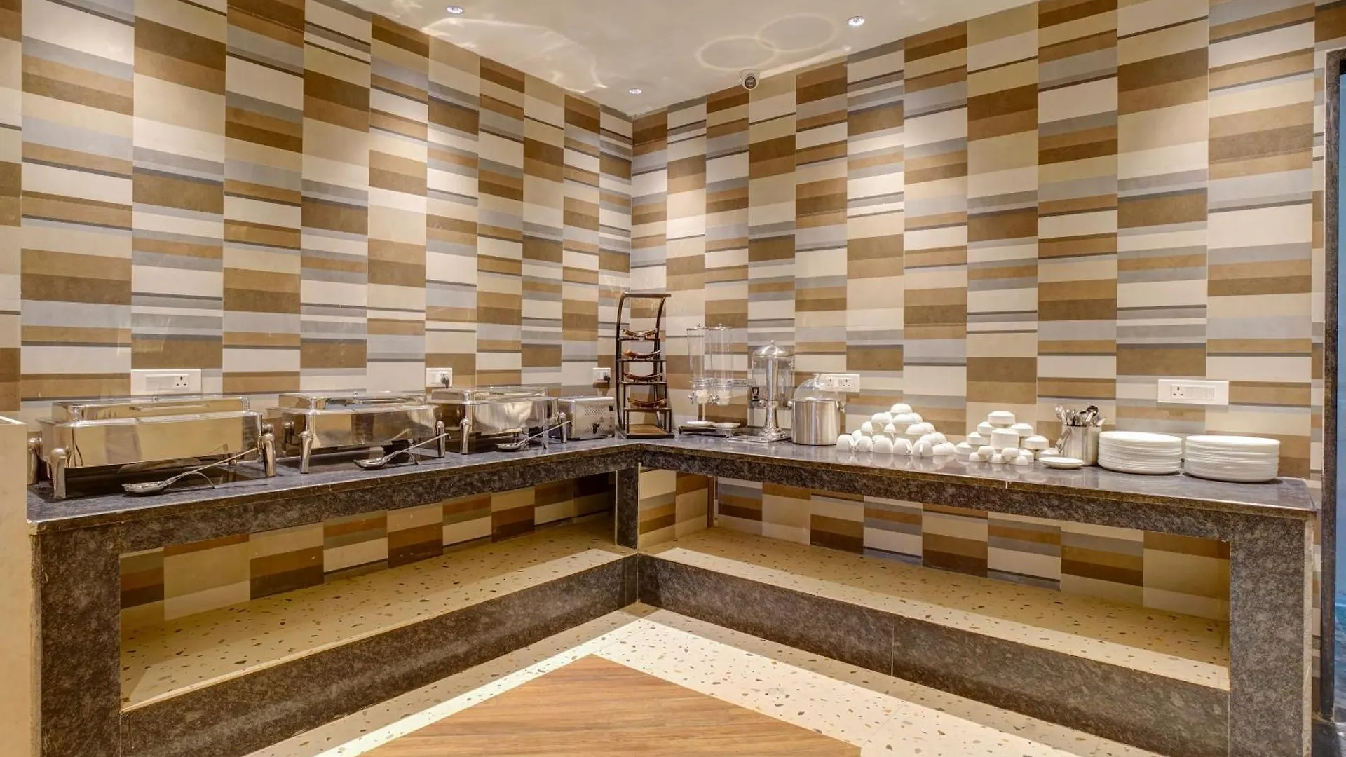 Iva Premium Delhi Airport Hotel New Delhi